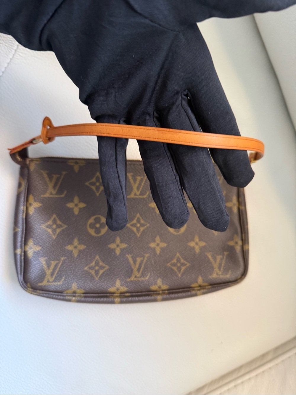 Louis Vuitton Monogram Pochette Accessoires - Brown Monogram with Vachetta Strap - Picture 3 of 9